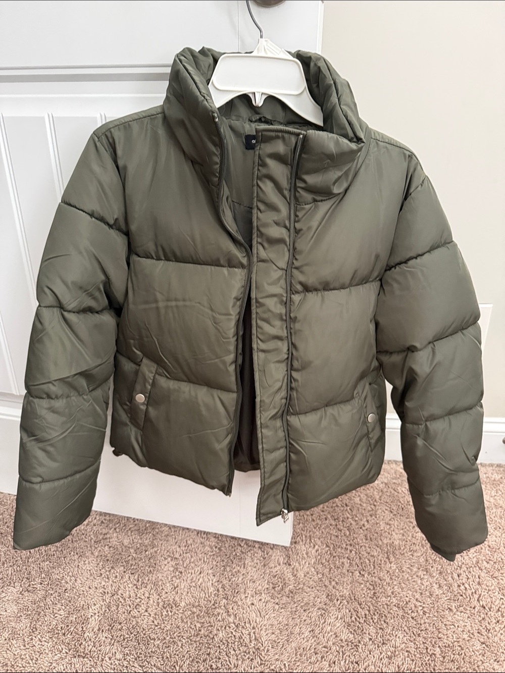 Anna cia. Dark Olive Puffer Jacket with Snap-Flap Pockets